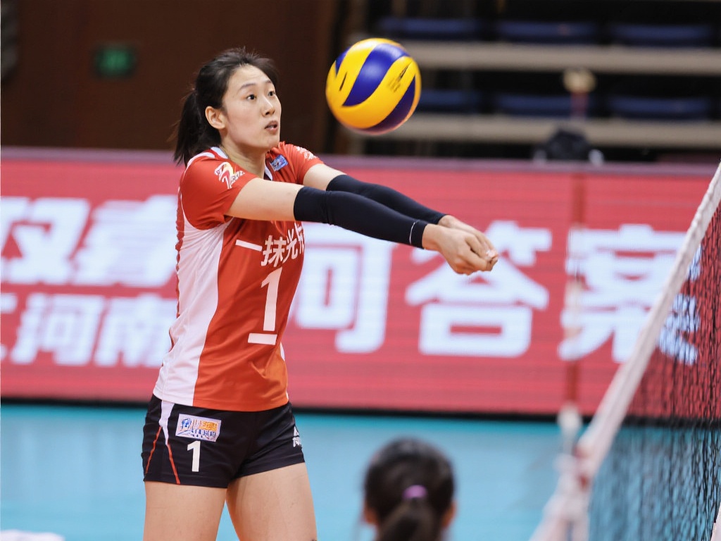蔡晓晴力挽狂澜,中流砥柱助河南女排崛起 在竞争异常激烈的赛场上,每支球队都在寻找